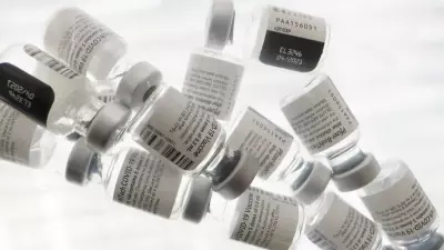 Would a central, statewide signup for vaccine appointments ease Pennsylvania's rollout pains? Here's the answer. (Elizabeth Robertson / Philadelphia Inquirer)
